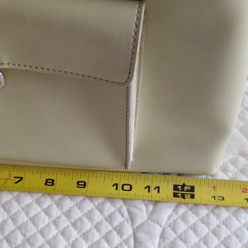 Mondani New York Simulated Leather Shoulder Bag Purse - Light Green - Picture 15 of 16